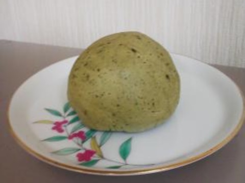 挑戦中 米粉でよもぎ餡パン